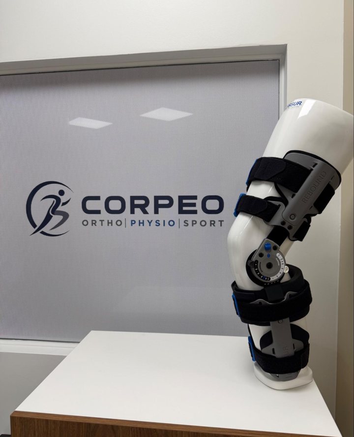 Custom knee brace on display at CORPEO